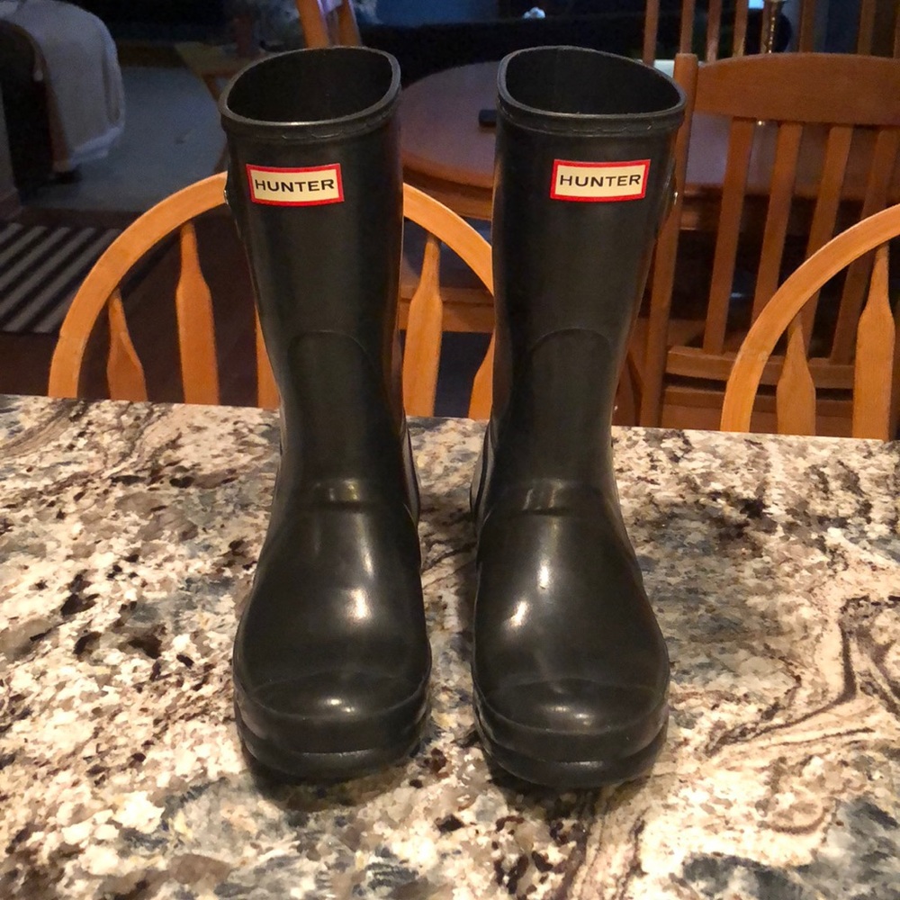 Black hunter boots